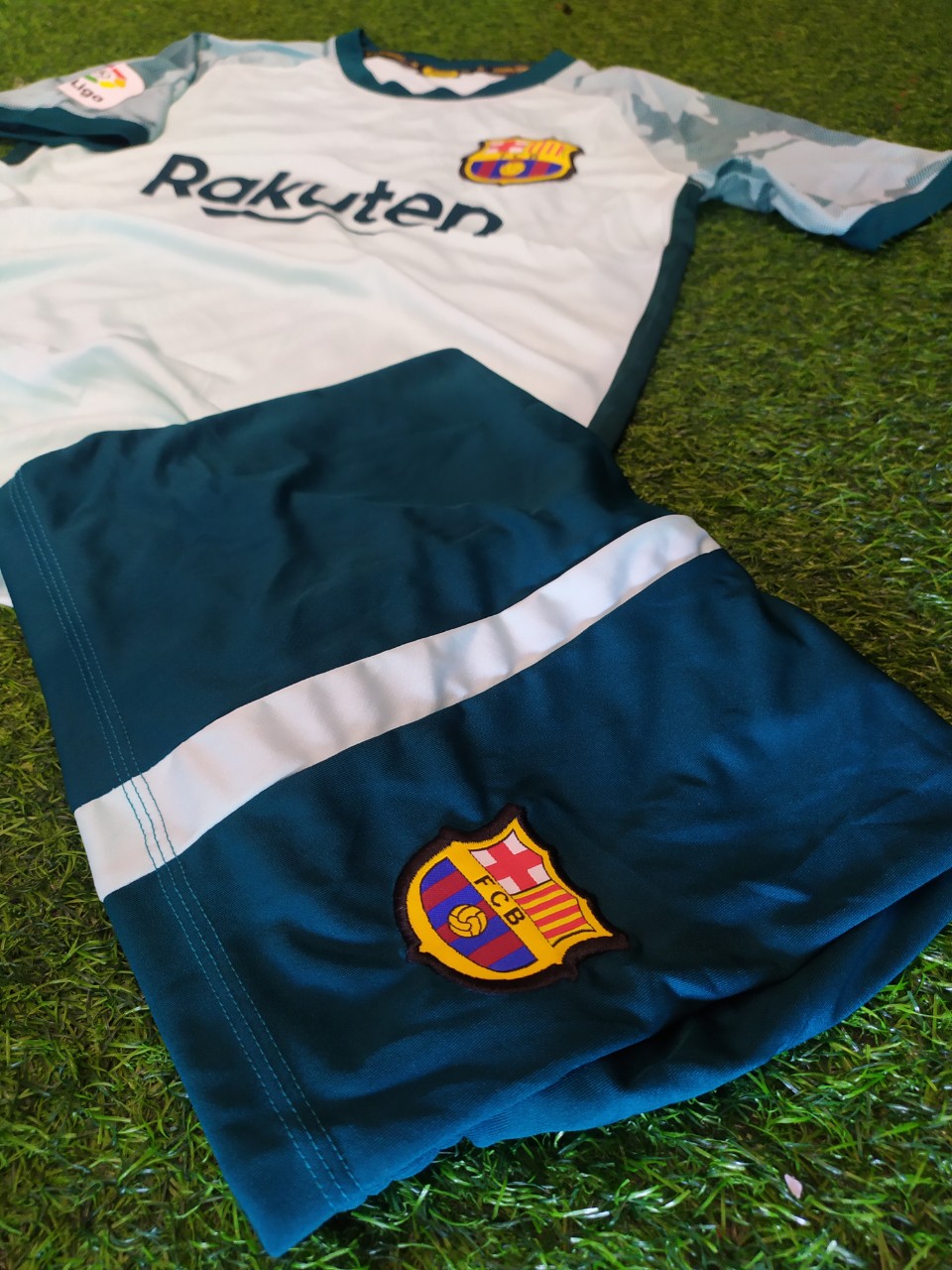 BỘ QUẦN ÁO ĐÁ BANH CLB BARCA MỚI NHẤT MÙA 21/22