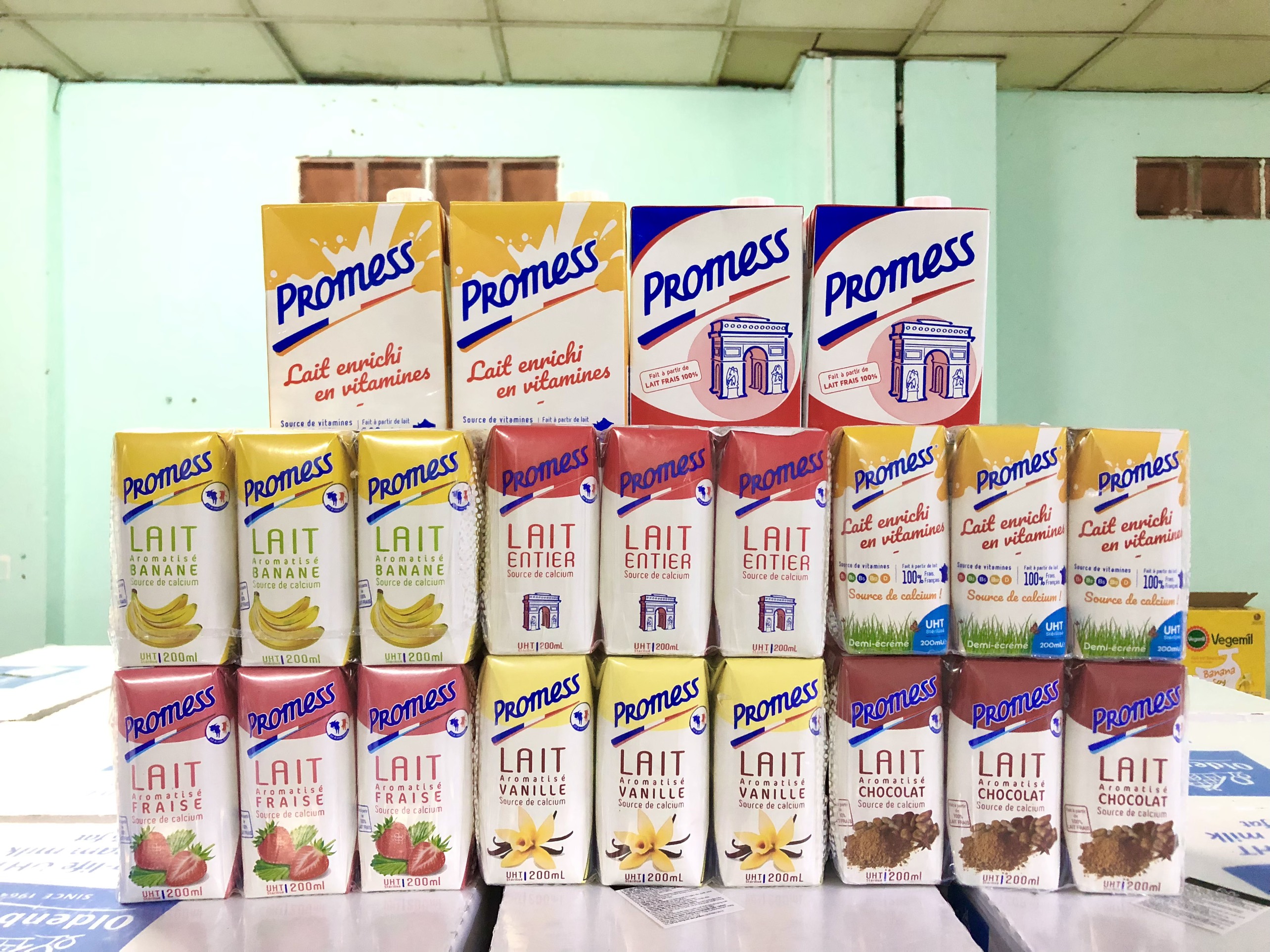 [Thùng 24 Hộp] Sữa Tươi Vị Dâu Promess 200ml - Nhập Khẩu Pháp