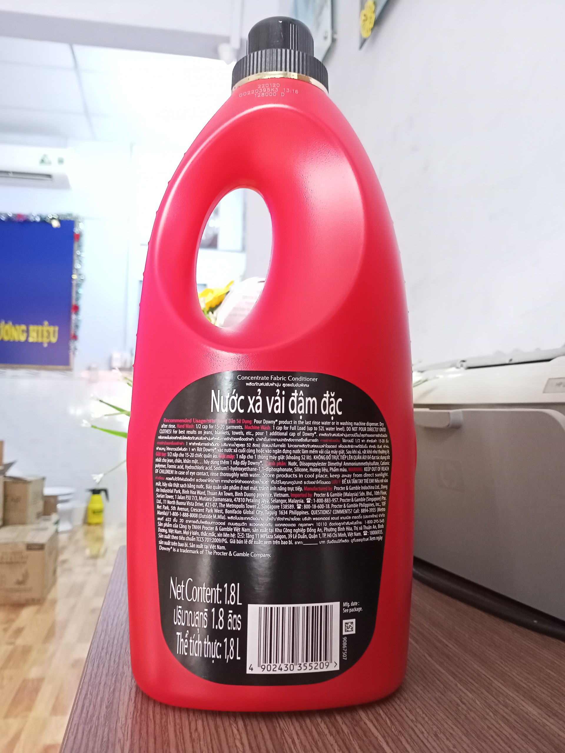 Nước Xả Vải Downy Đam Mê Chai 1.8L