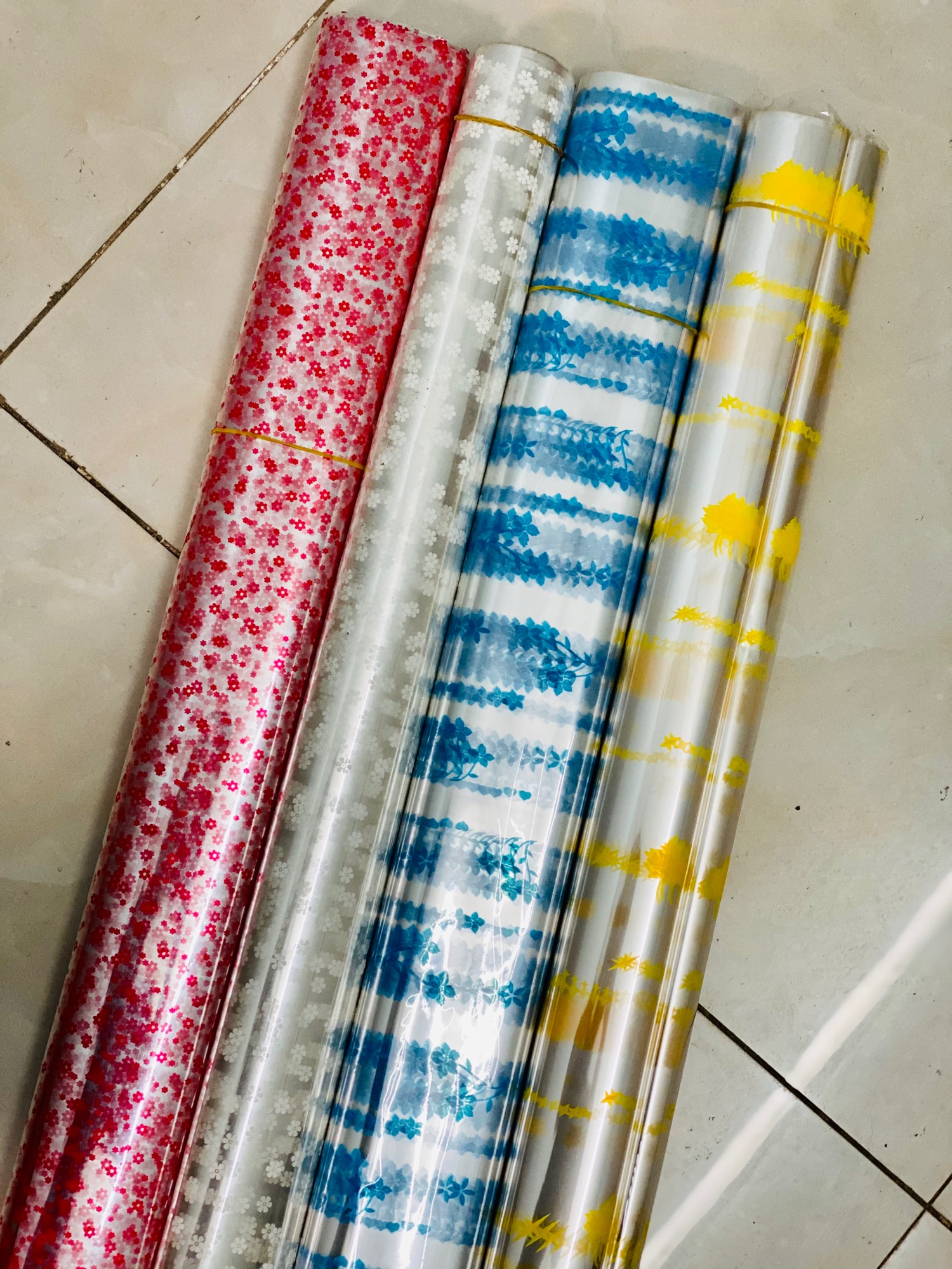Giấy kiếng gói quà trong suốt có hoa văn sét 10 tờ