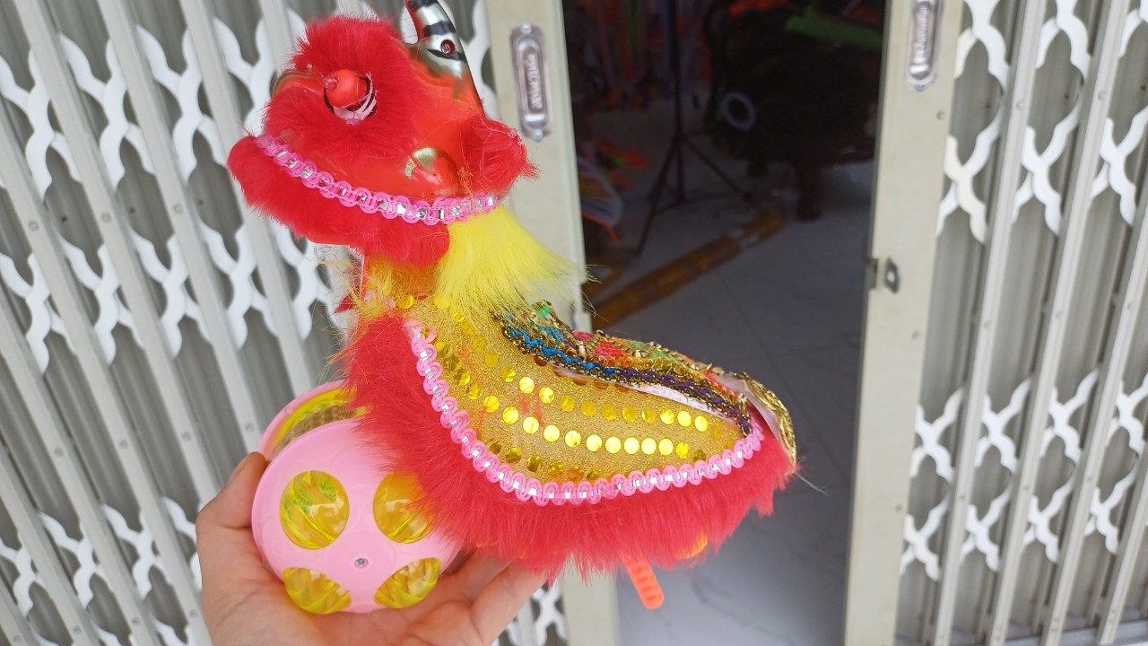 Đồ chơi lồng đèn trung thu con lân kim sa