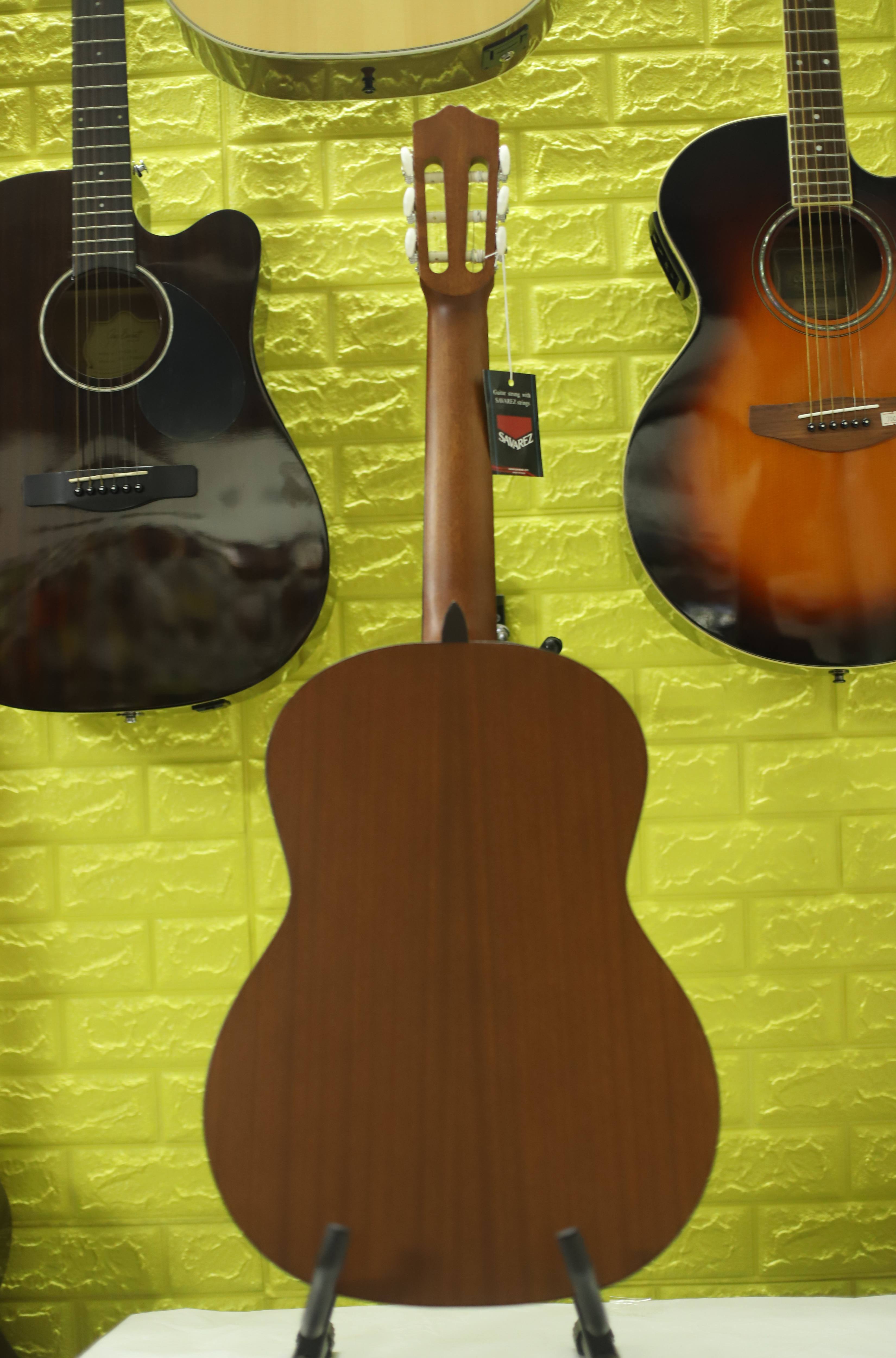 Đàn Guitar Classic Cordoba C3M ( tặng bao + 3 phím + capo )