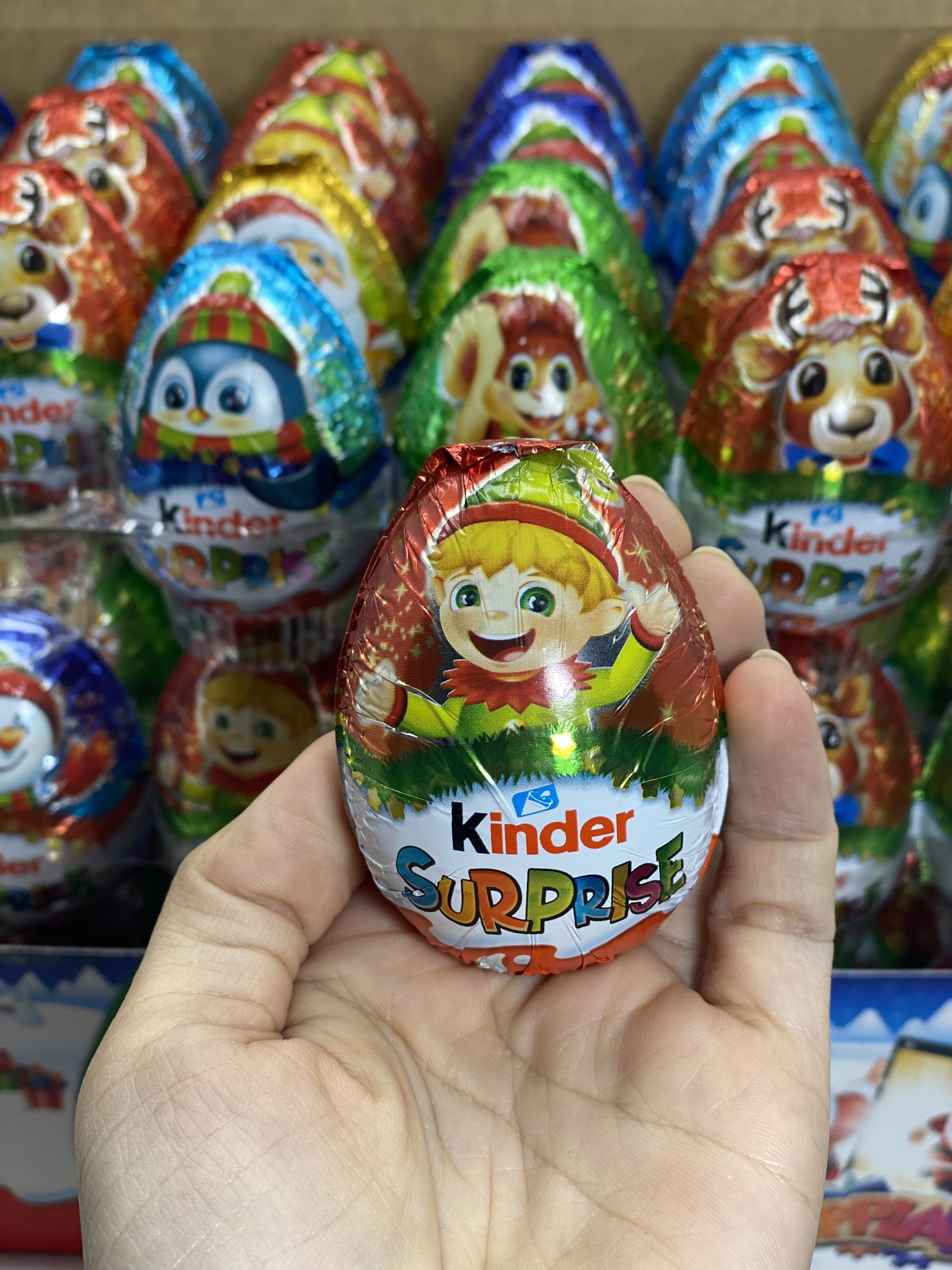 Trứng socola Kinder sữa Surprise 20gr và 100gr (có đồ chơi)- Đức