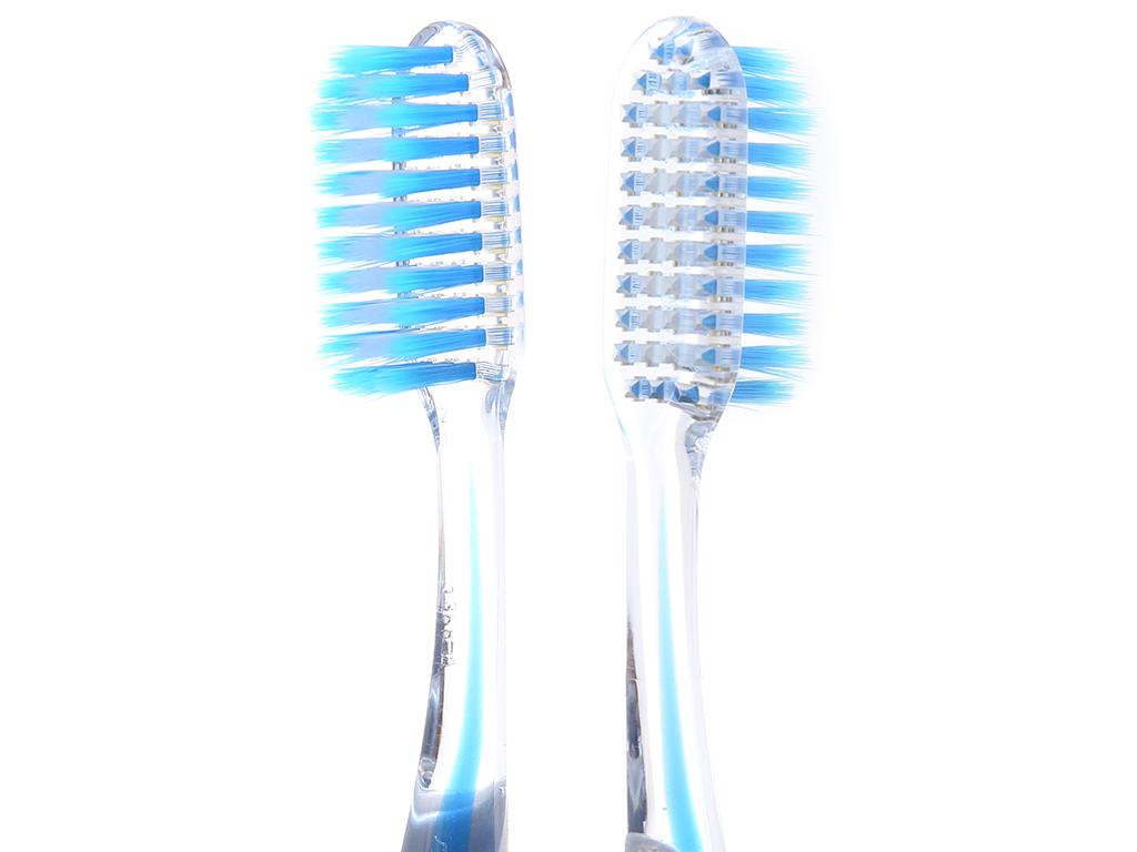 Bàn chải Colgate SlimSoft Advanced siêu mềm mảnh