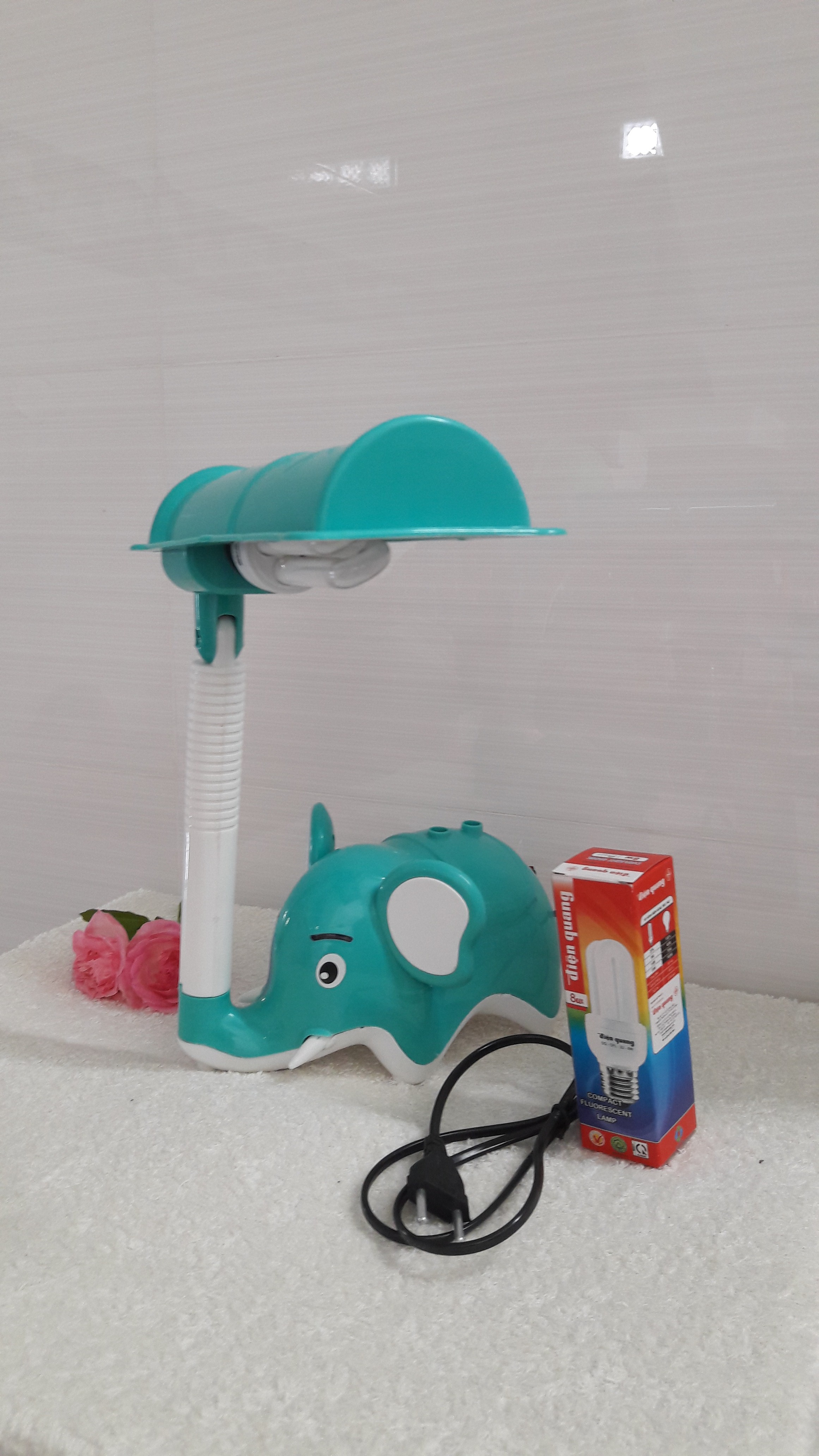 Combo đèn bàn Voi và bóng compact Điện Quang 14W