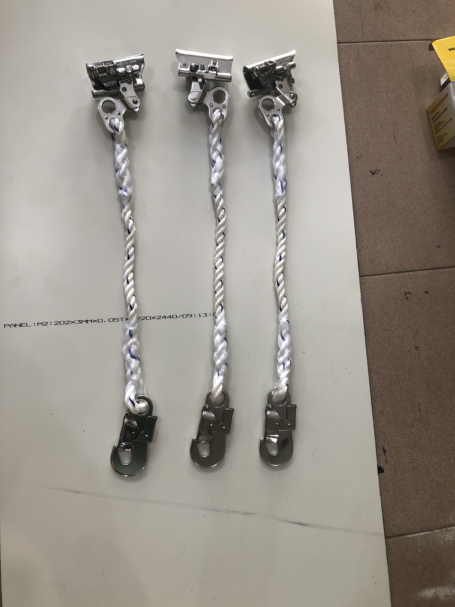 Khóa Hãm Chống Trượt D16