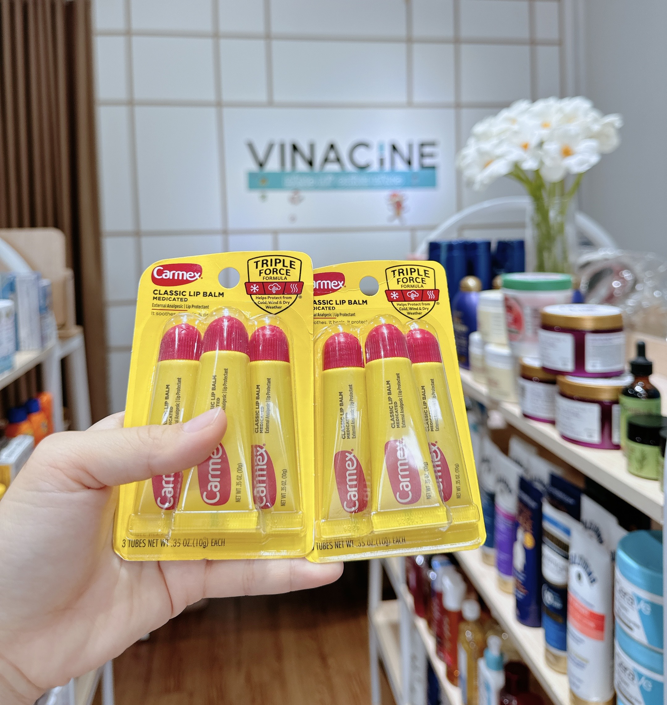 Son Dưỡng Môi Carmex Classic Lip Balm Medicated Dạng Tuýp