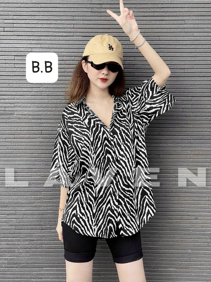 Sét bộ áo sơ mi rằn ri form rộng phối quần ngố trơn body cực xinh