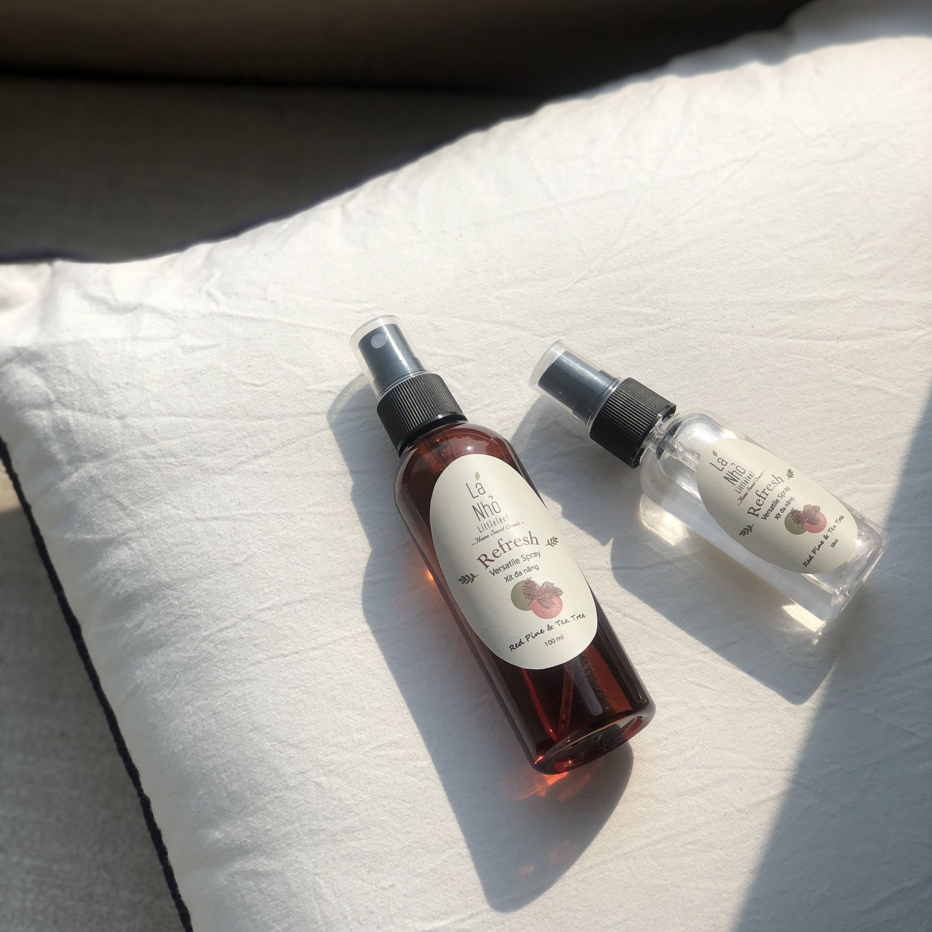 Xịt đa năng REFRESH (Thông Đỏ + Tràm Trà) từ tinh dầu thiên nhiên - Lá Nhỏ