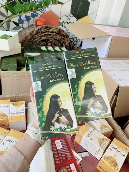 DẦU GỘI THẢO DƯỢC THANH MỘC HƯƠNG