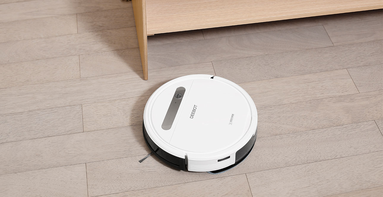 Robot hút bụi Ecovacs Deebot Ozmo 610.