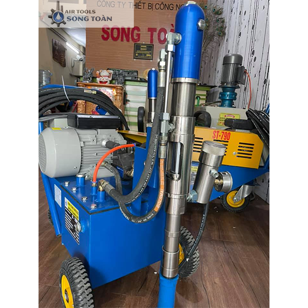 Máy phụn bột trét thủy lực ST-790