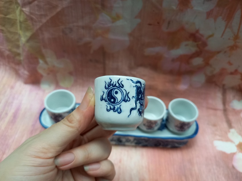 Bộ kỷ ban thờ 5 chén loại thẳng, gốm sứ Bát Tràng