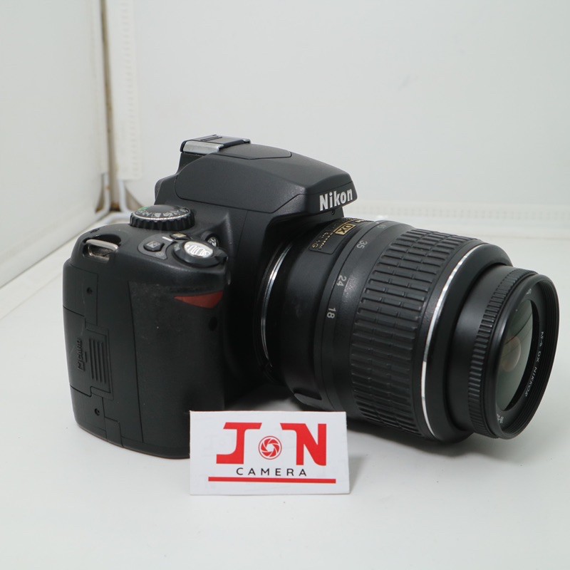 Máy ảnh nikon D40 kèm lens Kit 18-55 95%