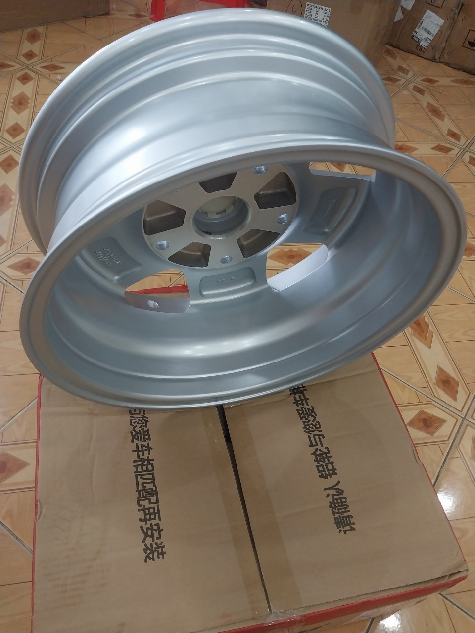 LAZANG ĐÚC, VÀNH XE, MÂM ĐÚC XE FORD TRANSIT
