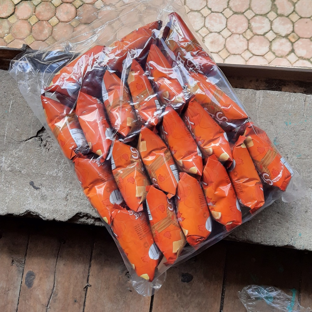 Bịch 20 Gói Bim Bim Snack Bí Đỏ Vị Bò Nướng Oishi 8g