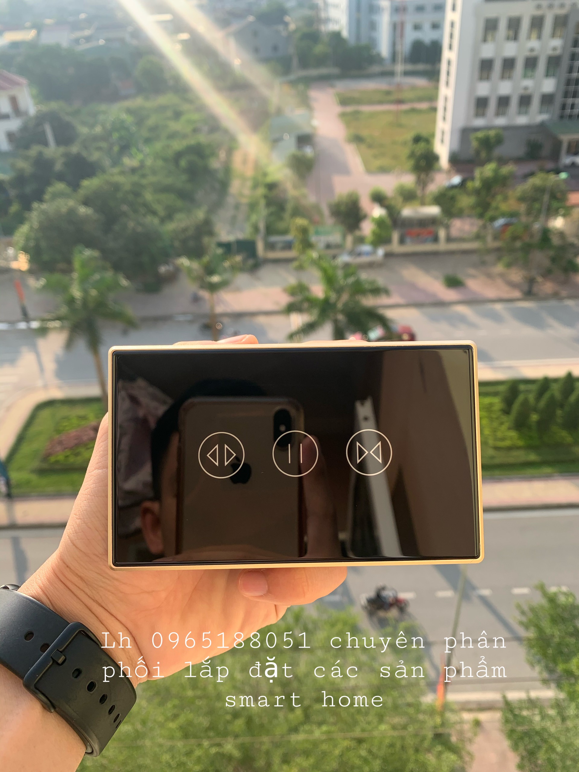 Công Tắc Cửa Cuốn WiFi Điều Khiển Qua Điện Thoại App Tuya Viền Vàng Cao