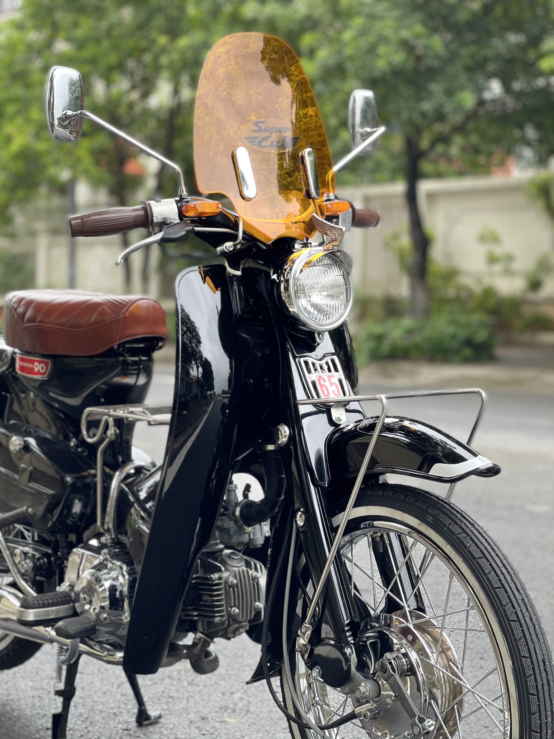 Kính chắn gió C100, C65