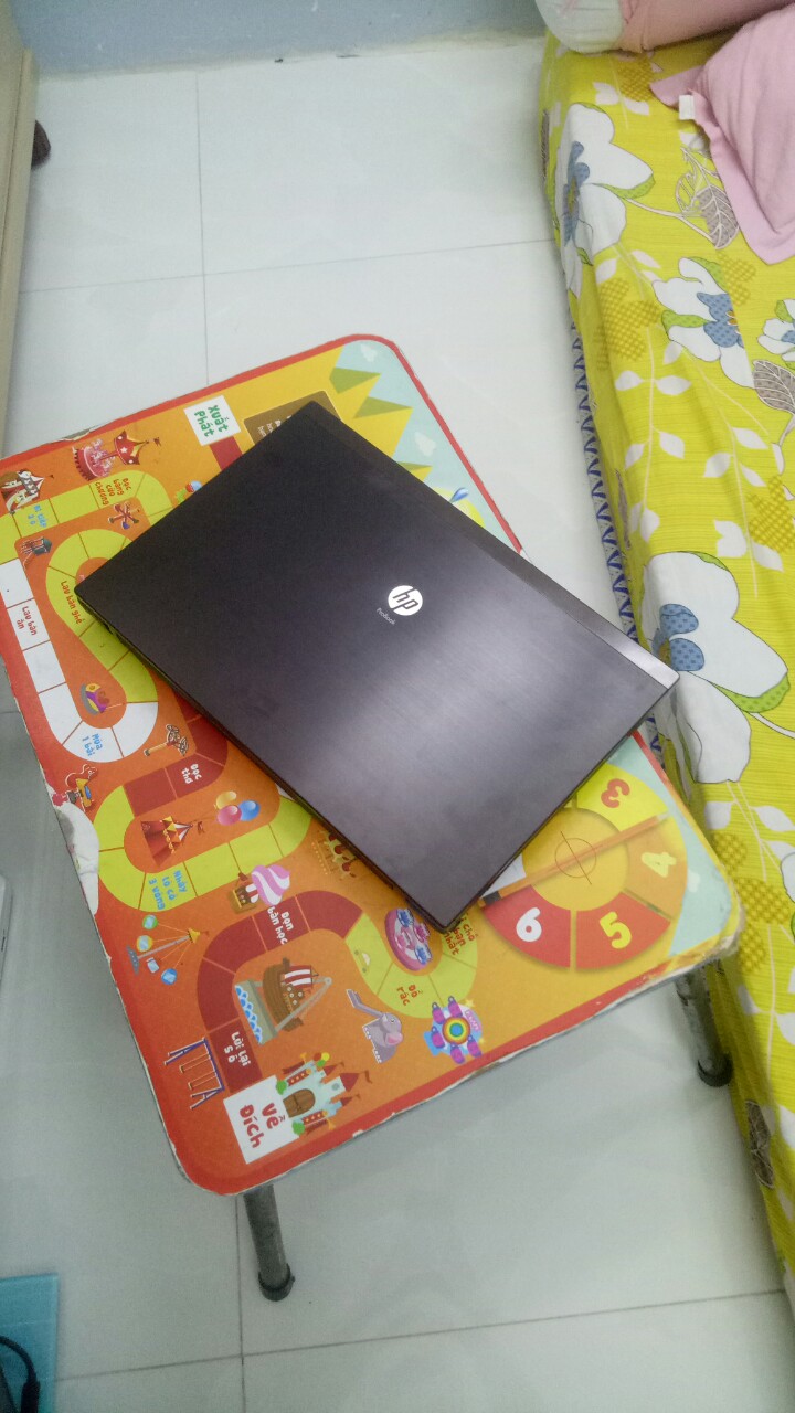laptop HP i3 THẾ HỆ 1