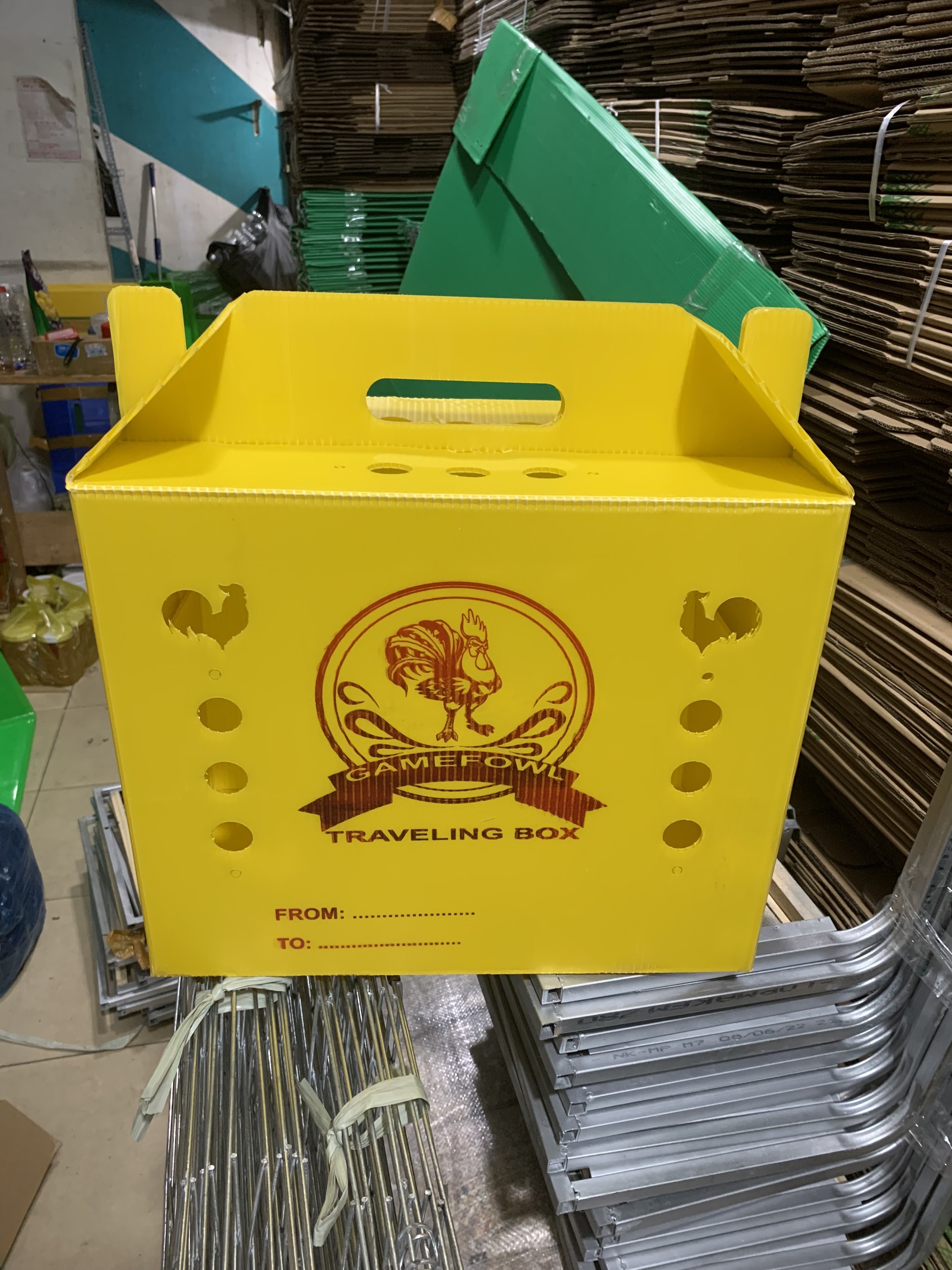 Thùng nhựa gà tre ngủ (Kèm tấm lót)