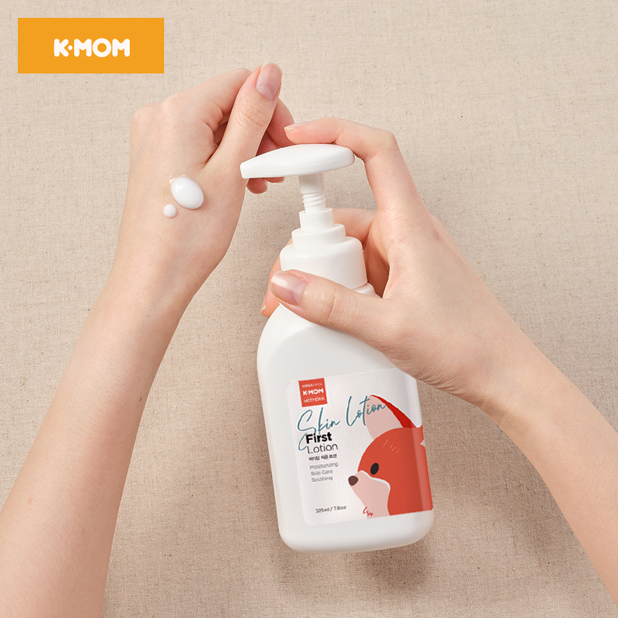 SỮA TẮM GỘI HỮU CƠ CHO BÉ K-MOM (290ML)