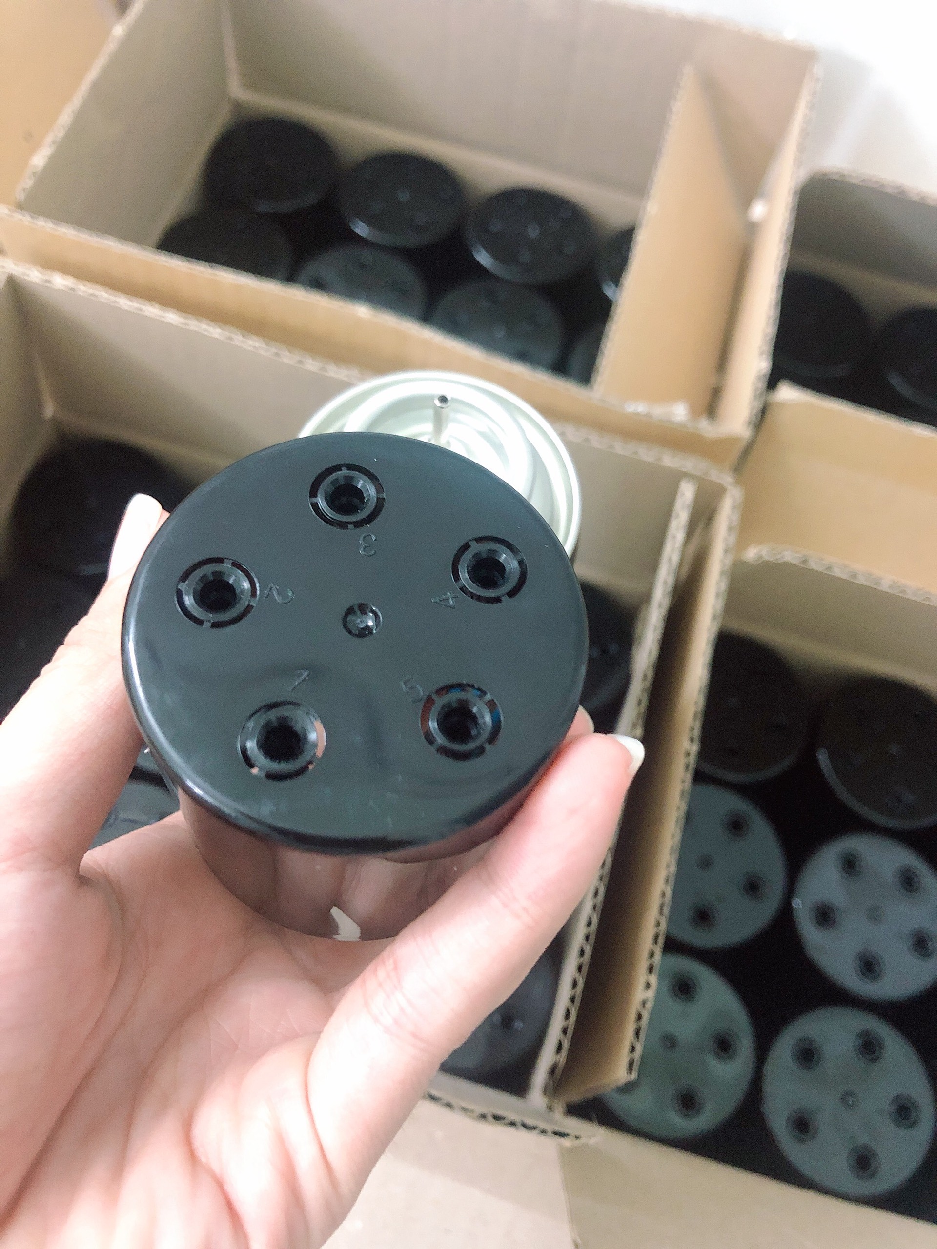 Gas bơm bật lửa hột quẹt Blustar Hàn Quốc 150g kèm 5 đầu bơm tiện lợi