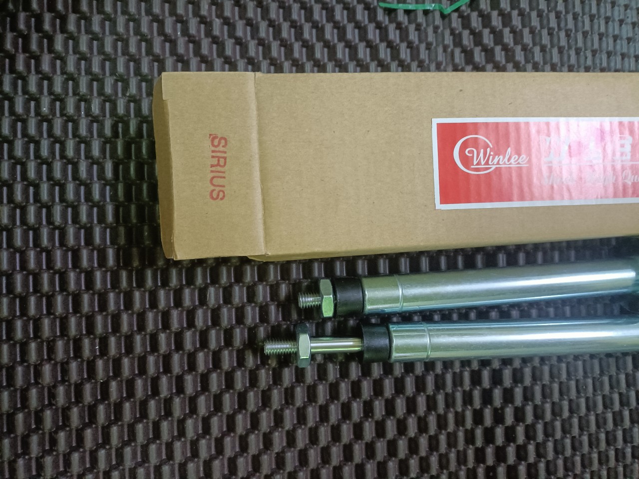 Ty phuộc sau cho xe Sirius