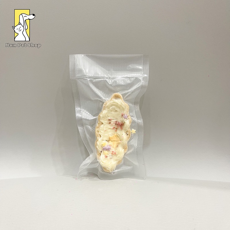 Bánh thịt gà sấy khô kèm trái cây và rau củ