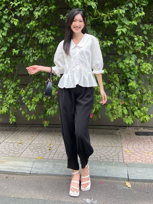 Áo kiểu nữ kem - Lovadova 22B05C002