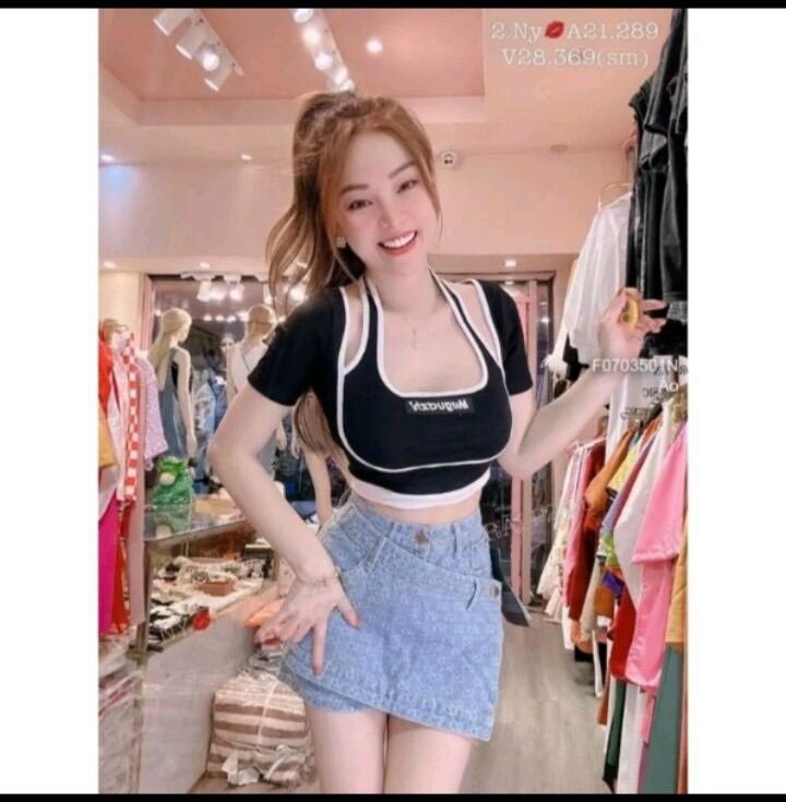 Áo croptop giả yếm thêu logo