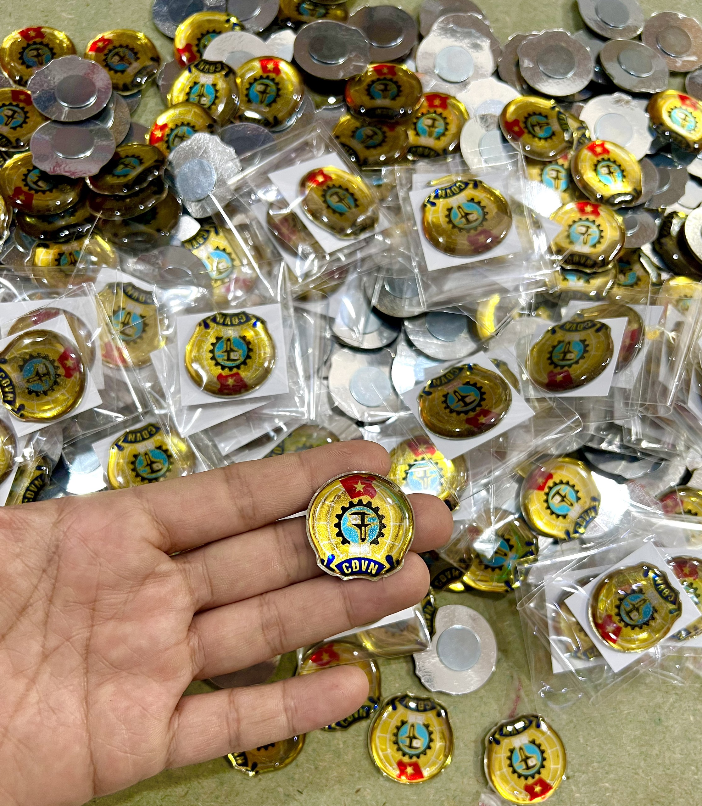 set 10 Huy Hiệu Công Đoàn