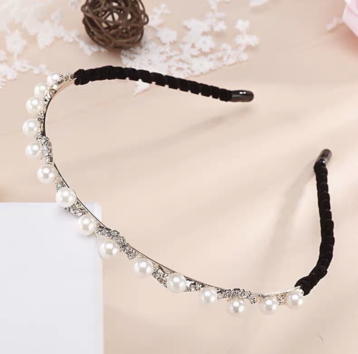 Bờm đính đá tiểu thư sang trọng