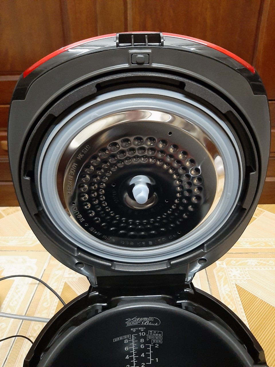 ồi cơm điện cao tần CUCKOO CRP-HUF1080SE 1.8L (Bản Nội địa cao cấp)
