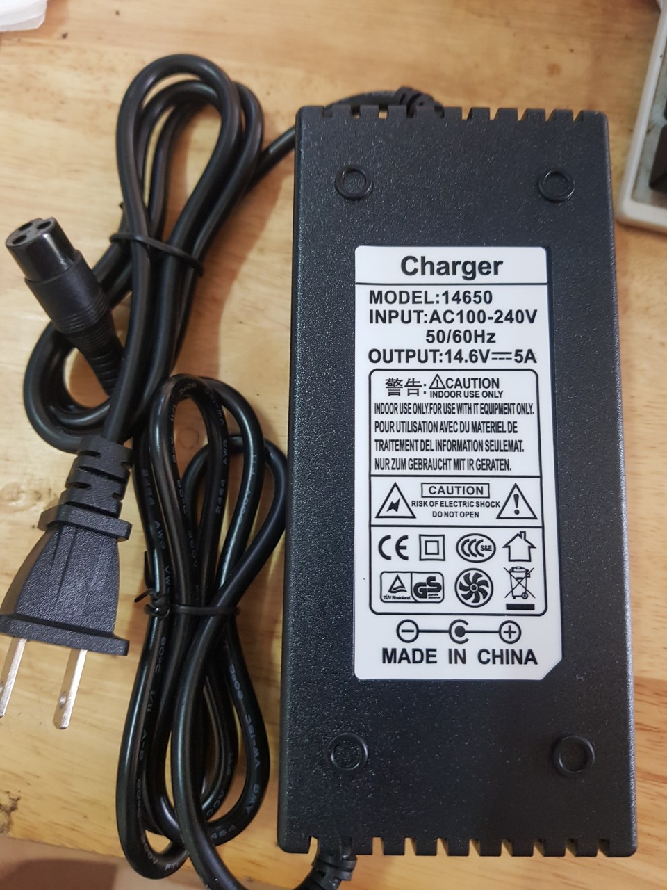 Bộ sạc pin Lithium 14.6V 5A , 10A - Sạc ổn áp