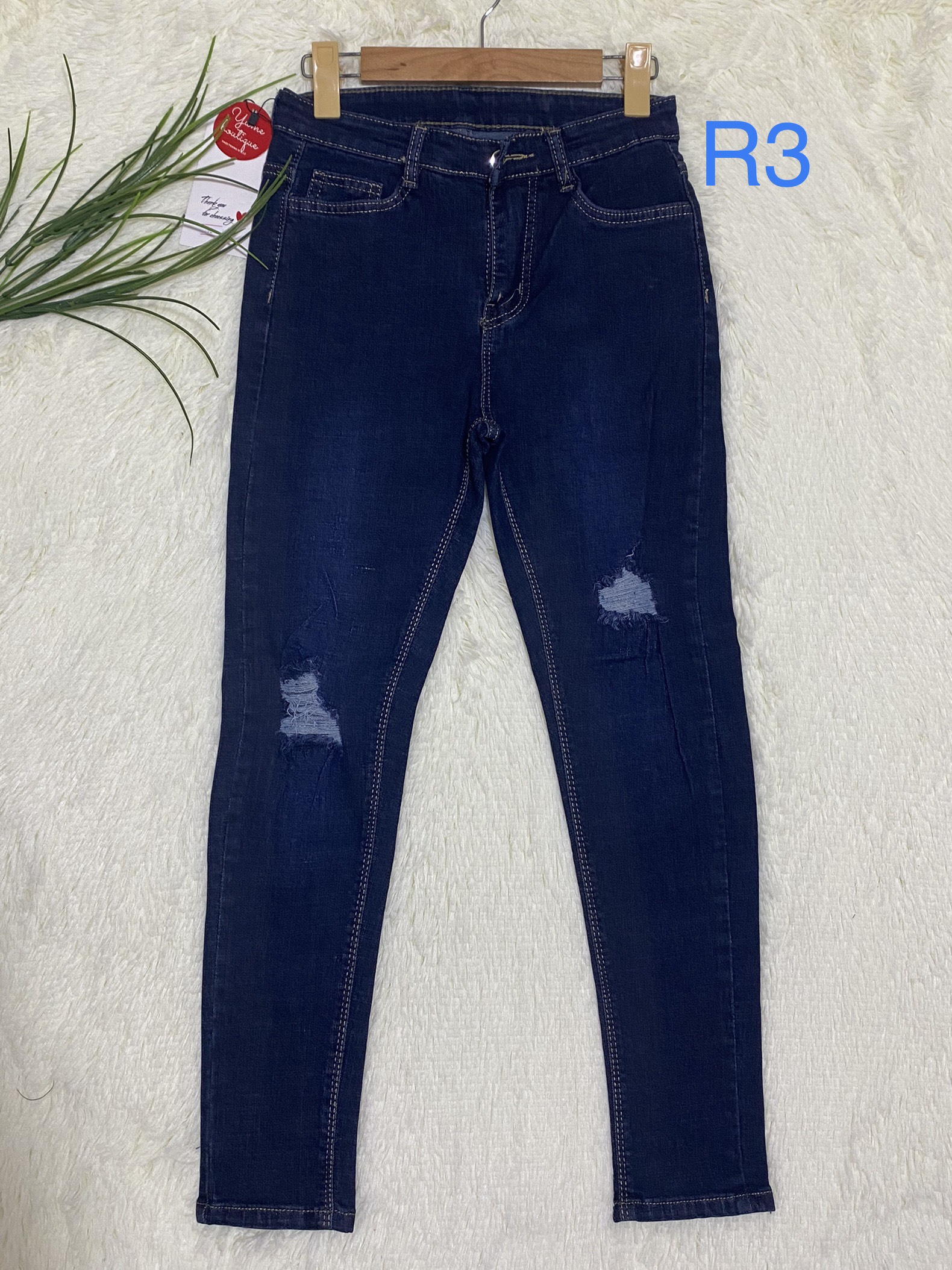 Quần jeans nữ lưng cao rách gối vải dày và co giãn. ms: 001