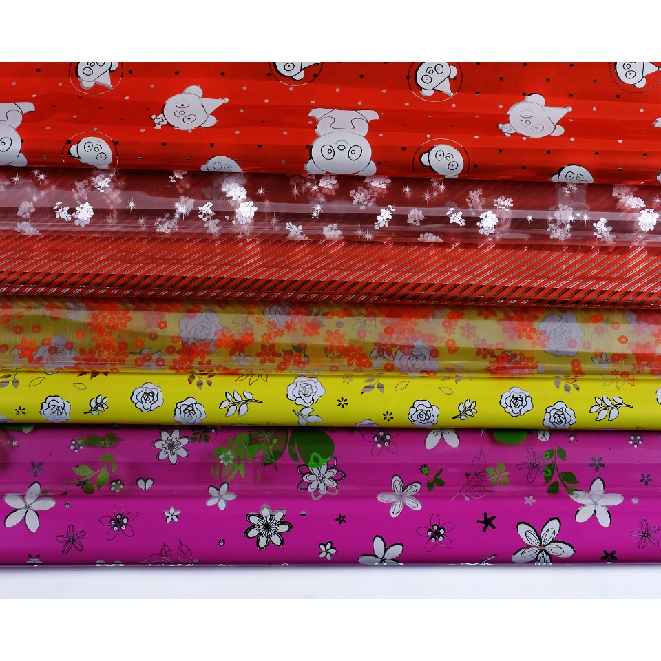 5 tờ Giấy kiếng gói quà. Kích thước : 50x70cm  70 x 100 cm. Nhiều màu. Màu sắc và hoa văn lấy ngẫu nhiên. Vi Tính Quốc Duy