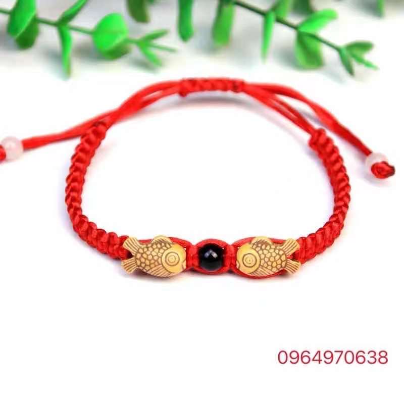 Vòng Tay Chỉ Đỏ Hình Cá May Mắn