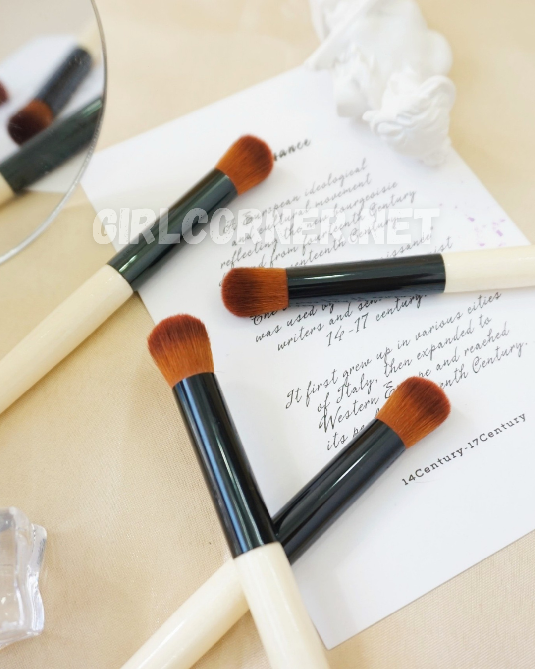 Cọ che khuyết điểm Bobbi Full Coverage Touch Up