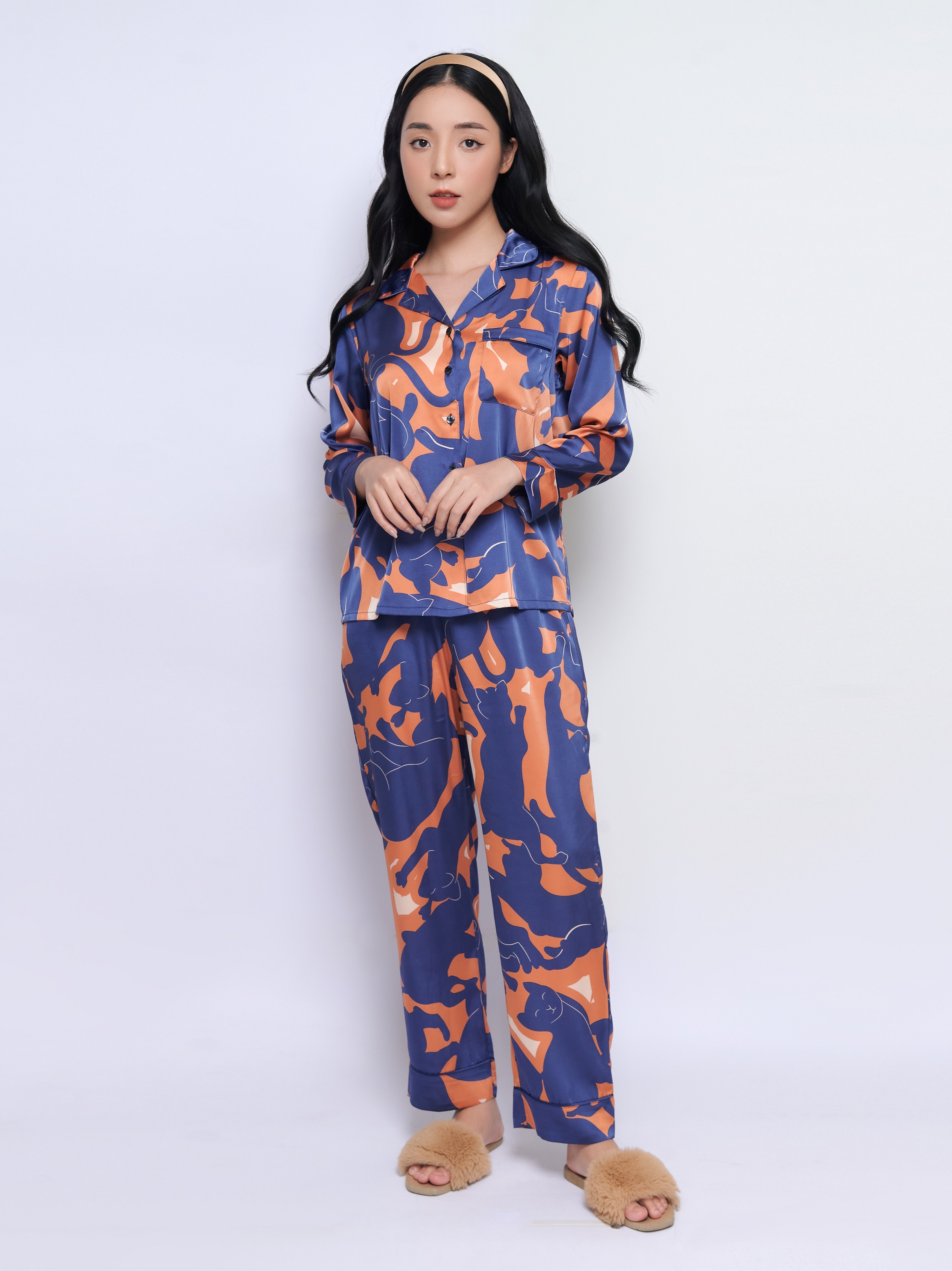 WINNY - Bộ Đồ Dài Suông Lụa Satin Nữ Mặc Nhà 1MNSA22558D