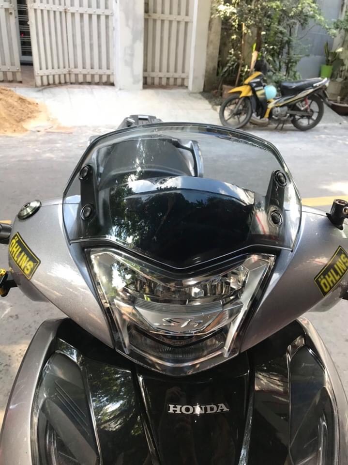 [HCM]KÍNH CHẮN GIÓ ZHIPAT CHO SH 2017 - SH 2018