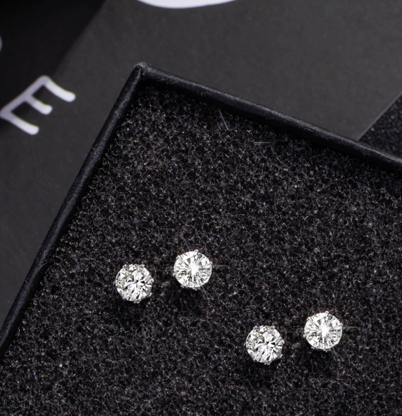 [HCM]Bông tai titan nụ đá 8/5/3 mm (màu trắng )