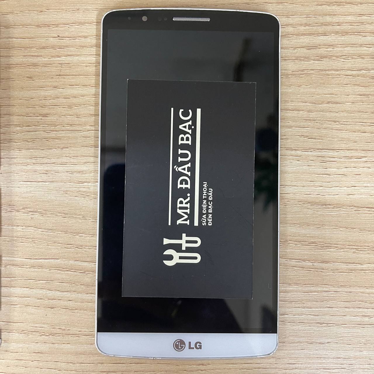 Chạm lưng sau điện thoại lg g3 f400/ màn hình xác hư kèm khung sườn tặng thêm benzen điện thoại lg g3 f400