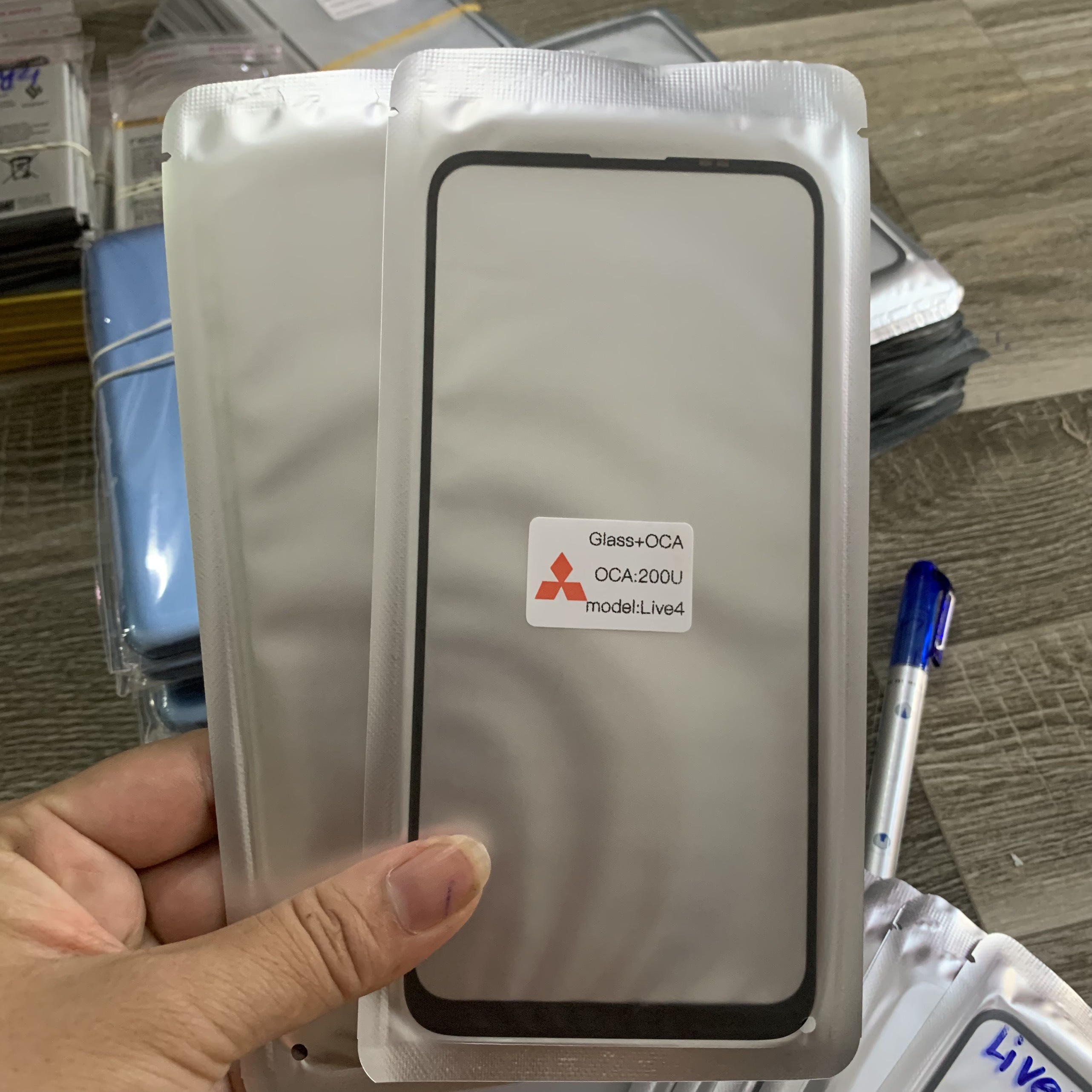 Kính ép cho màn hình Vsmart Live 4