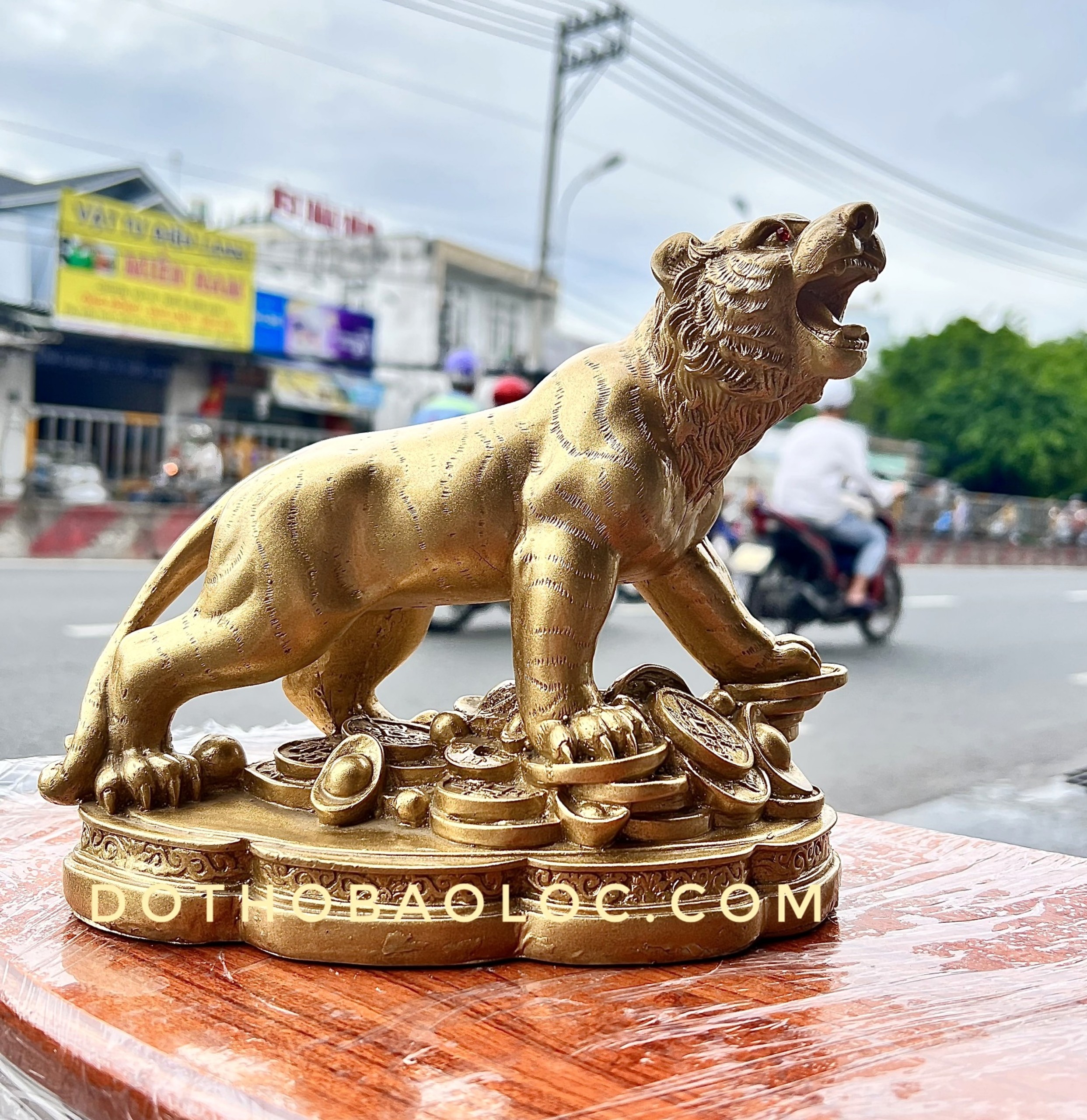 Tượng Hổ Phong Thủy bằng bột đá cao 17cm