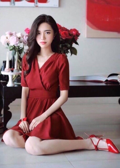 Đầm xoè đỏ cột eo