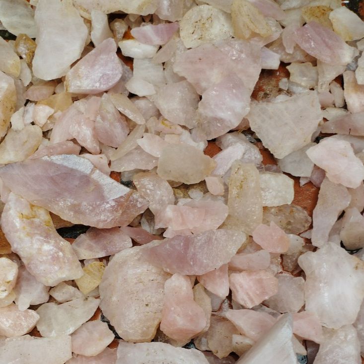 Đá Thô Thach Anh Hồng (1kg)