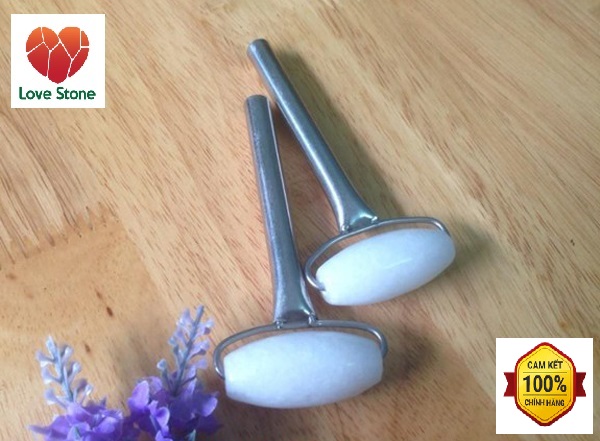 Cây Lăn Massage Mặt Thạch Anh
