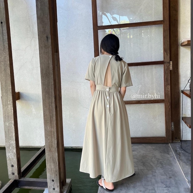 Mir.byHi: đầm dài hở lưng gài nút hàn.