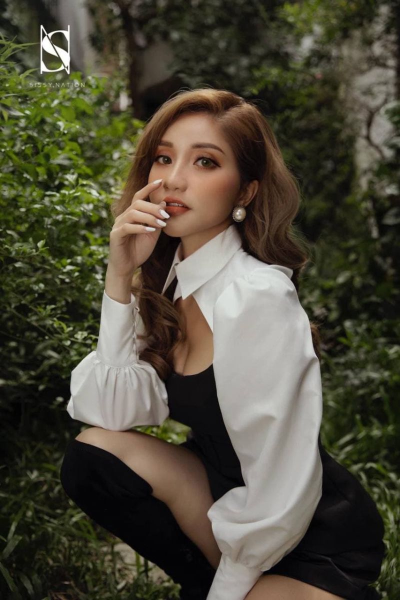 Áo Peplum Cổ Sơ Mi (Đen phối Trắng)