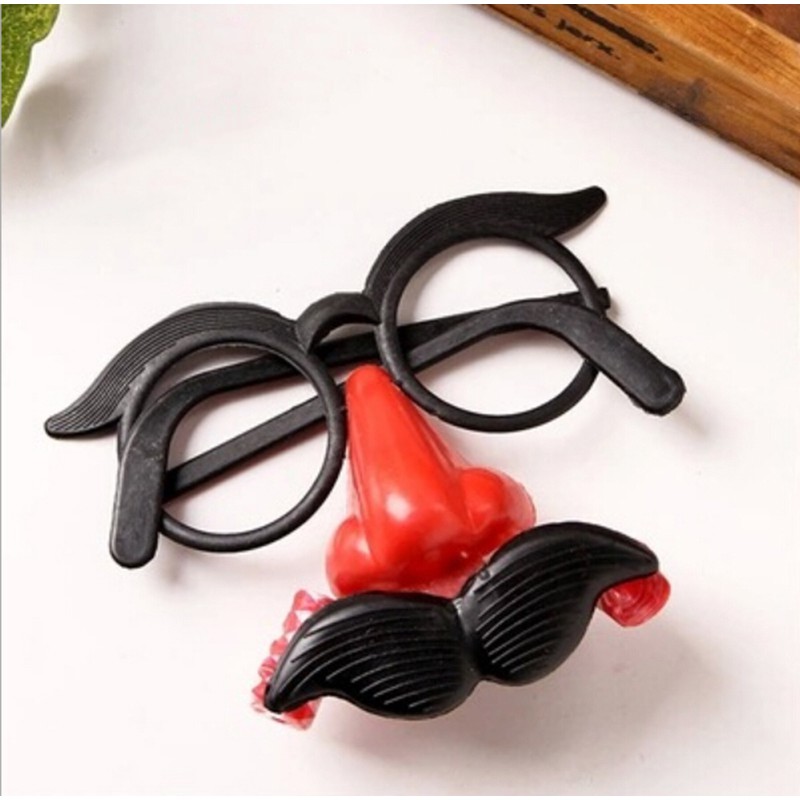Mắt kính chú hề vui nhộn